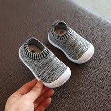Load image into Gallery viewer, Baby / Toddler Fashionable Flyknit Prewalker Athletic shoes